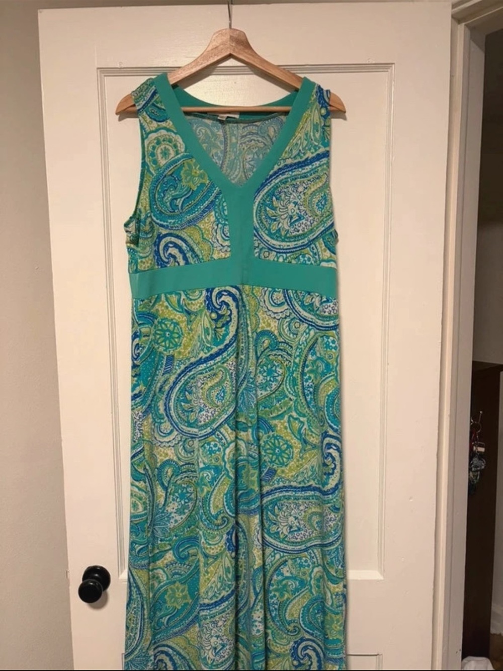 Liz Claiborne Teal and Aqua Paisley V‑Neck Maxi Dress